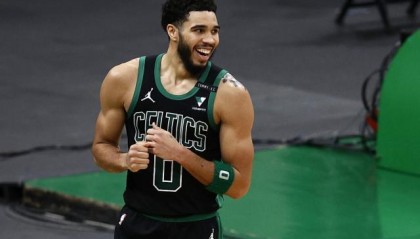 世界杯比赛安排-高难度上篮准绝杀奇才 塔图姆神奇表现让对手赞叹