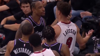 世界杯淘汰赛时间表-鲍威尔谈拉松和德罗赞冲突：他的态度与我们产生了共鸣