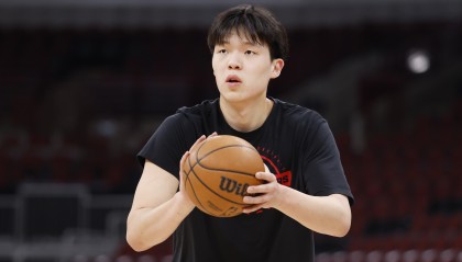 世界杯八强赛程-媒体人：杨瀚森下赛季需要争取到一个稳定轮换 未来才能留在这里