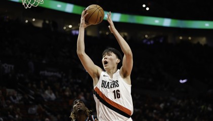 杨毅：杨瀚森若留国内就是王哲林周琦这种状态  追求极限得学姚明