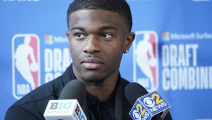 世界杯半决赛时间-没忍住？利德尔半场8中6砍生涯最高17分 出场时间首发里最少