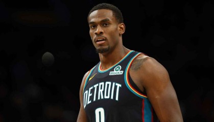 世界杯八强赛程-坏消息，活塞队中锋杰伦·杜伦因膝伤提前离场